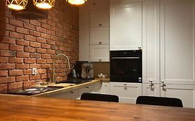 Apartament Bond